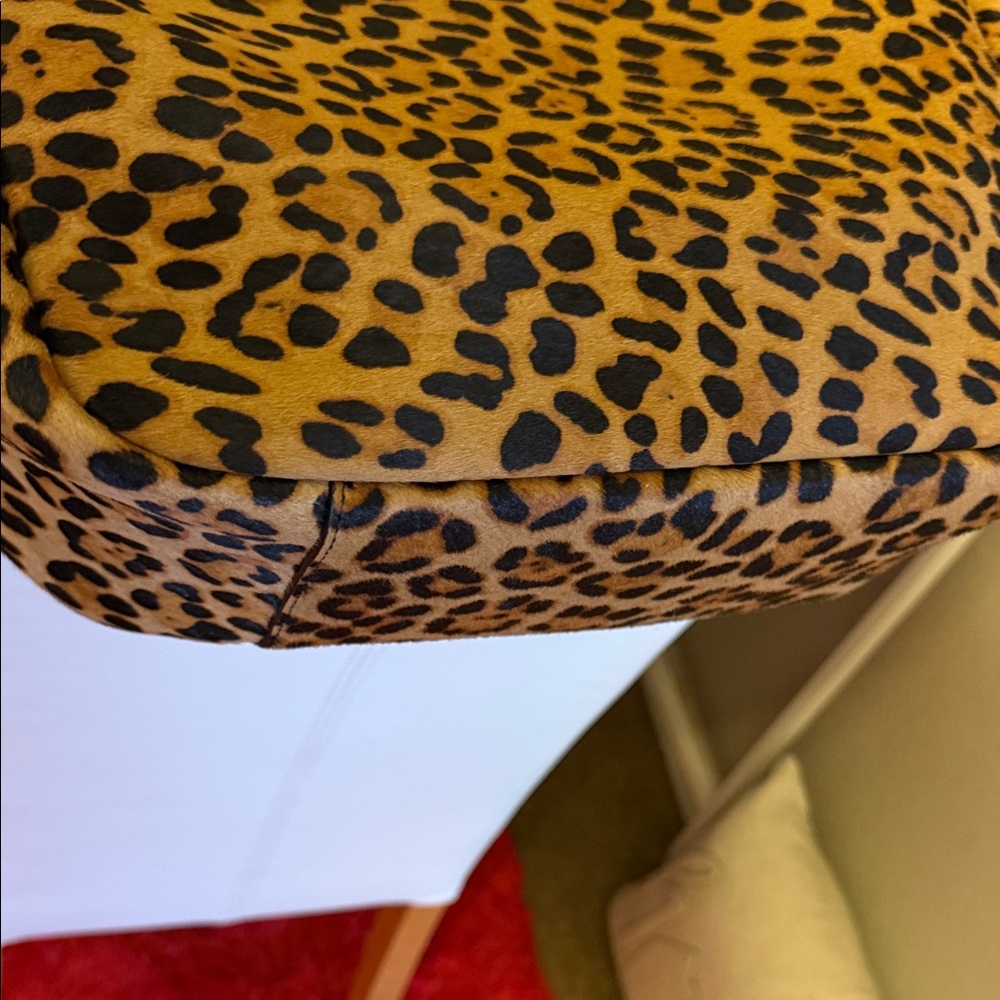 Saint Laurent Le 5 A 7 Bea Leopard Print Tote Bag - Picture 7 of 16